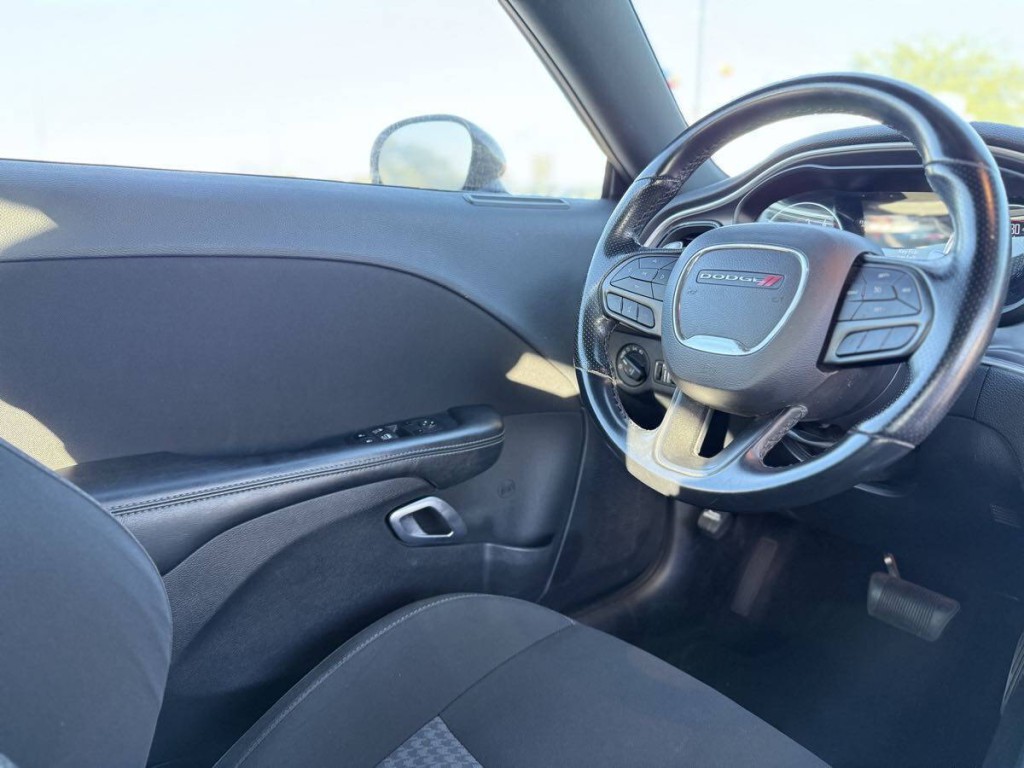 2022 Dodge Challenger Image 12