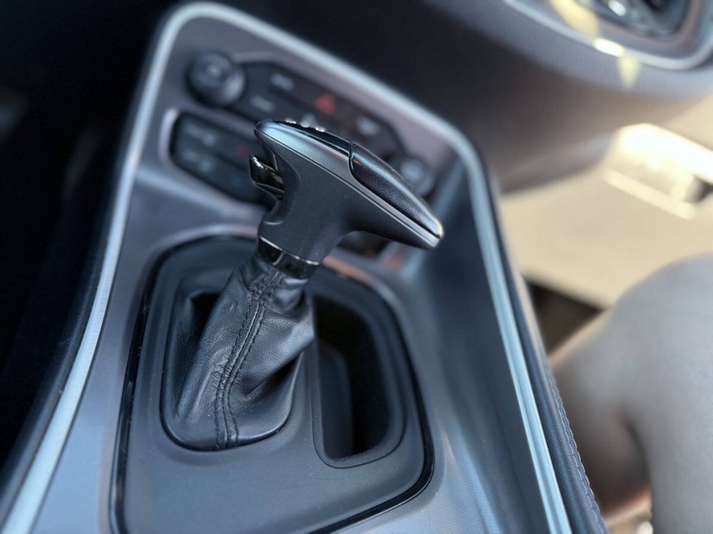 2022 Dodge Challenger Image 16