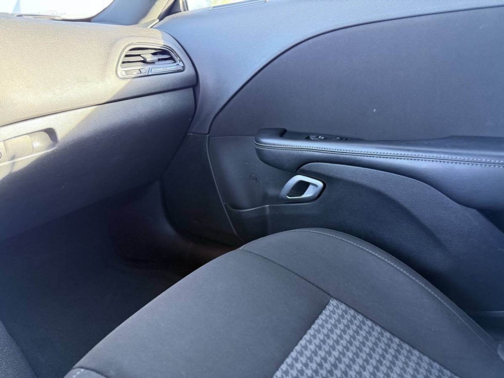 2022 Dodge Challenger Image 17