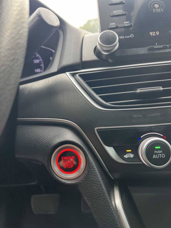 2019 Honda Accord Image 14