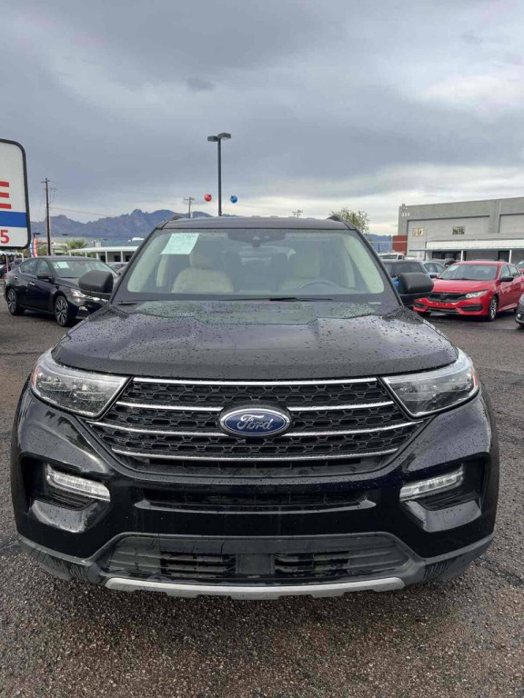 2023 Ford Explorer Image 2