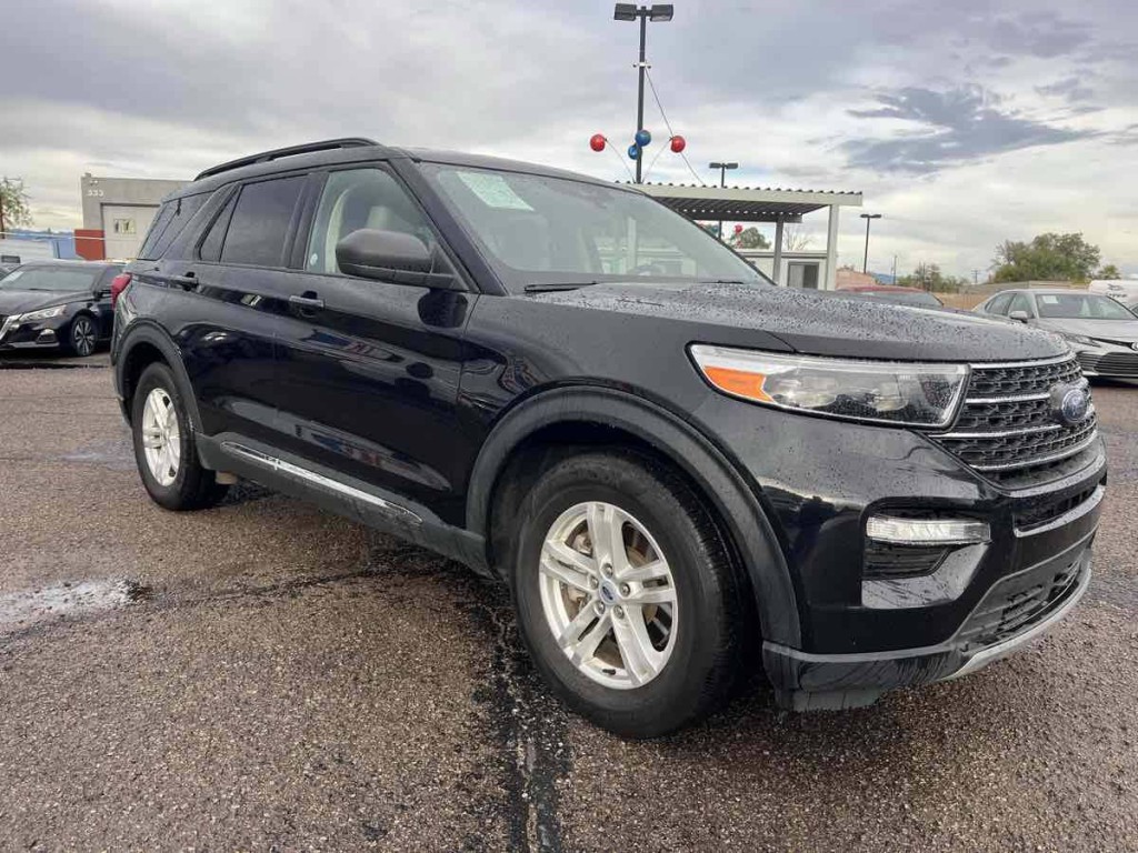 2023 Ford Explorer Image 3