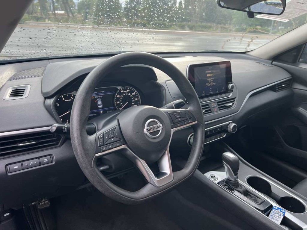 2022 Nissan Altima Image 8