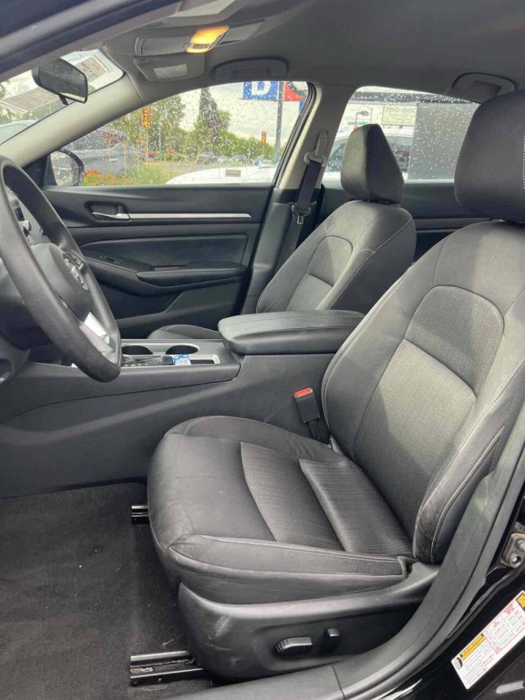 2022 Nissan Altima Image 15