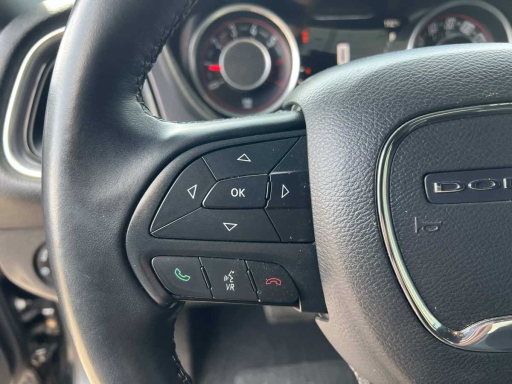 2015 Dodge Challenger Image 13