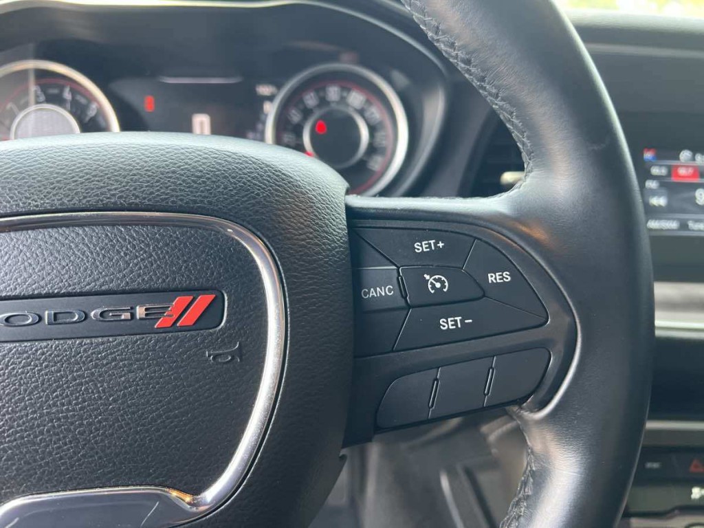 2015 Dodge Challenger Image 14