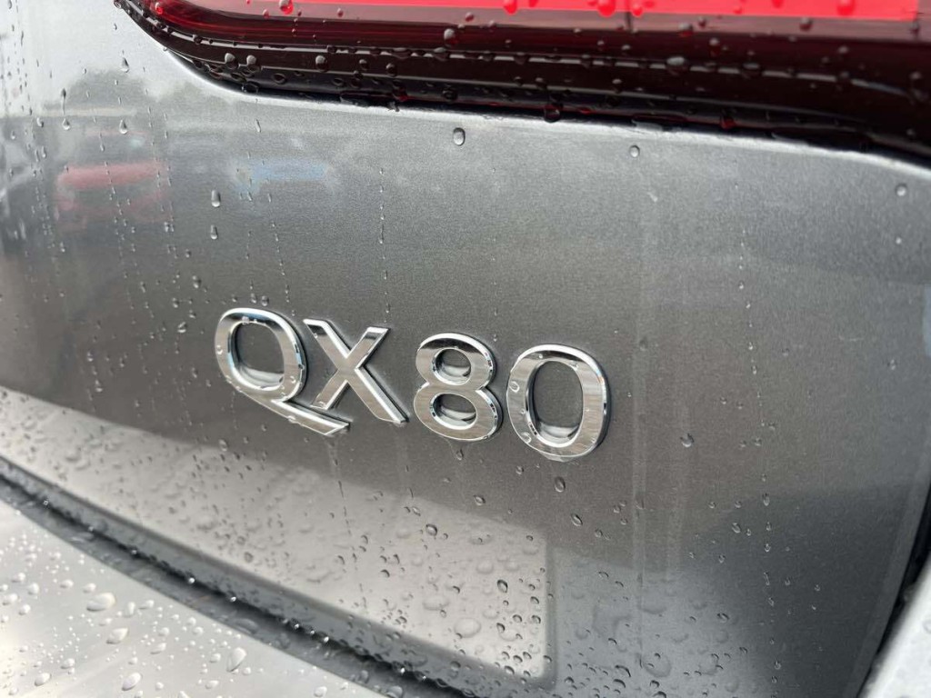 2020 INFINITI QX80 Image 11