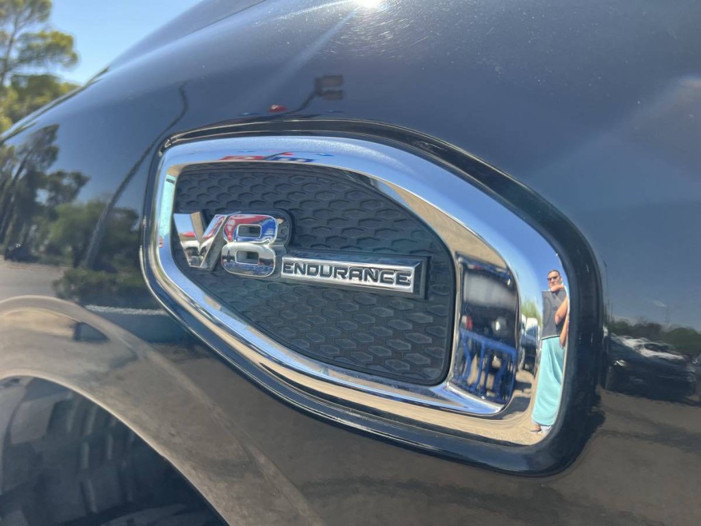 2017 Nissan Titan Image 9