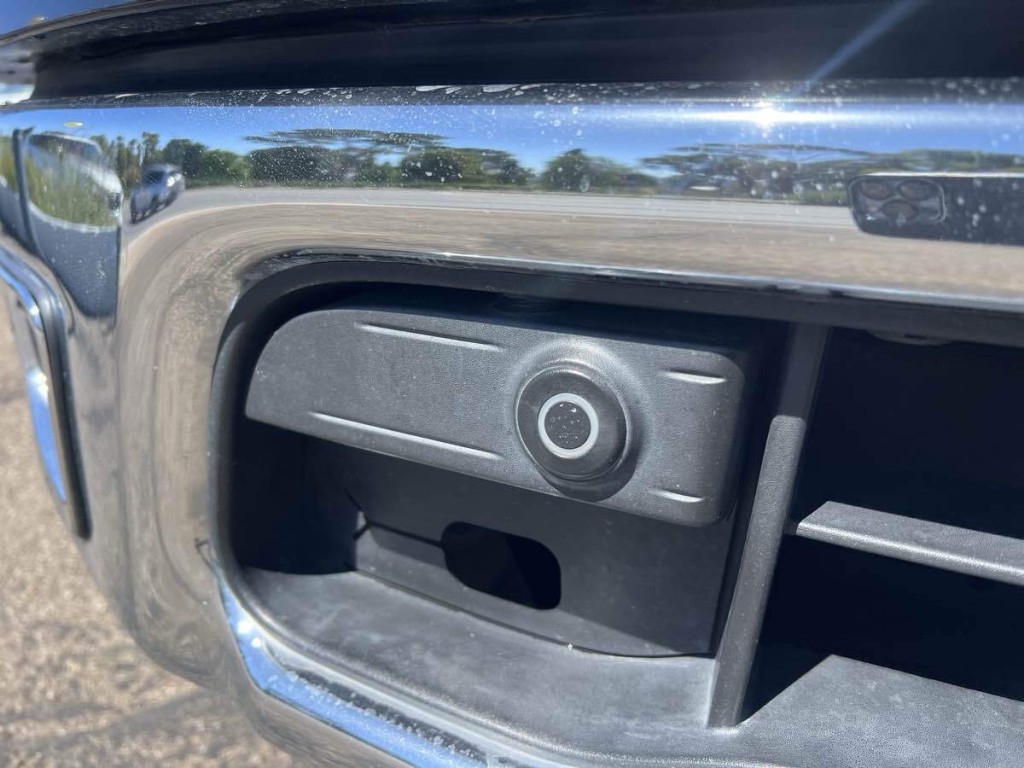 2017 Nissan Titan Image 12