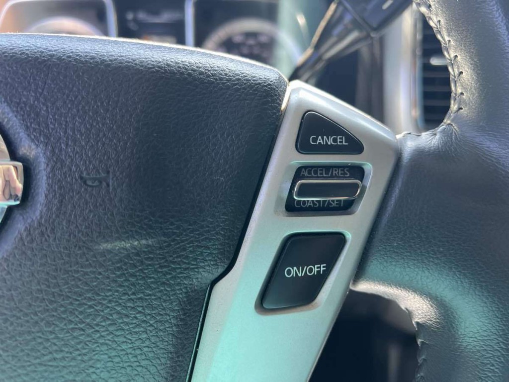 2017 Nissan Titan Image 21