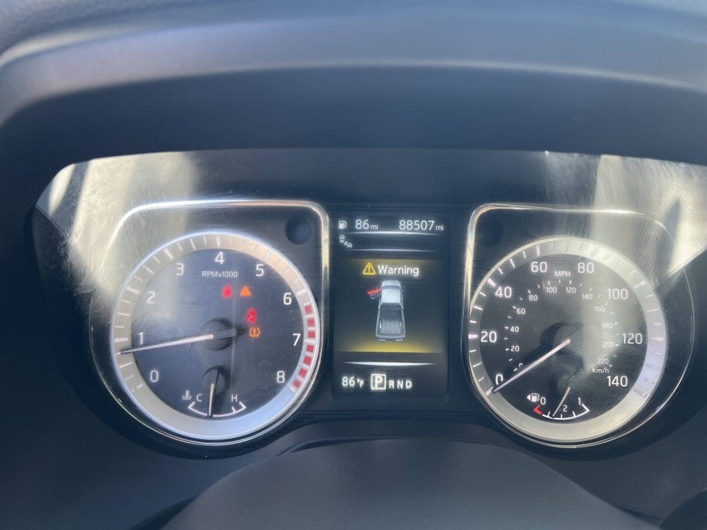 2017 Nissan Titan Image 22