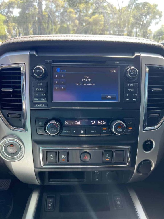 2017 Nissan Titan Image 23