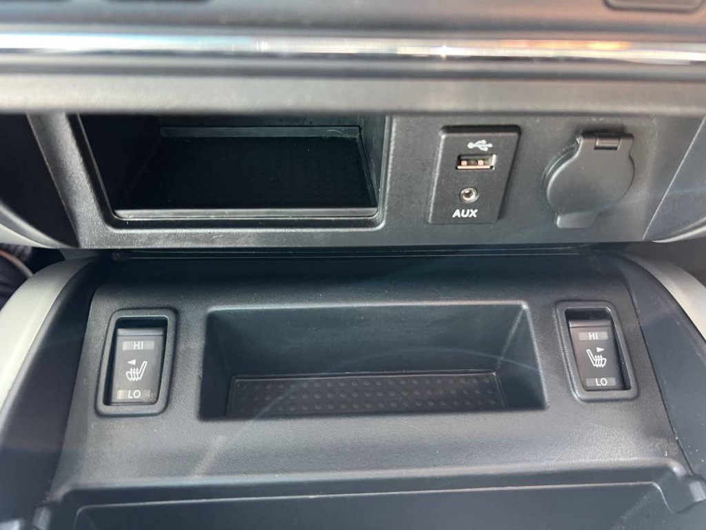 2017 Nissan Titan Image 25