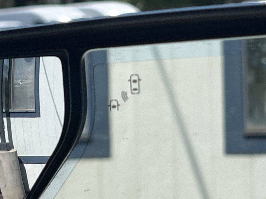 2017 Nissan Titan Image 35