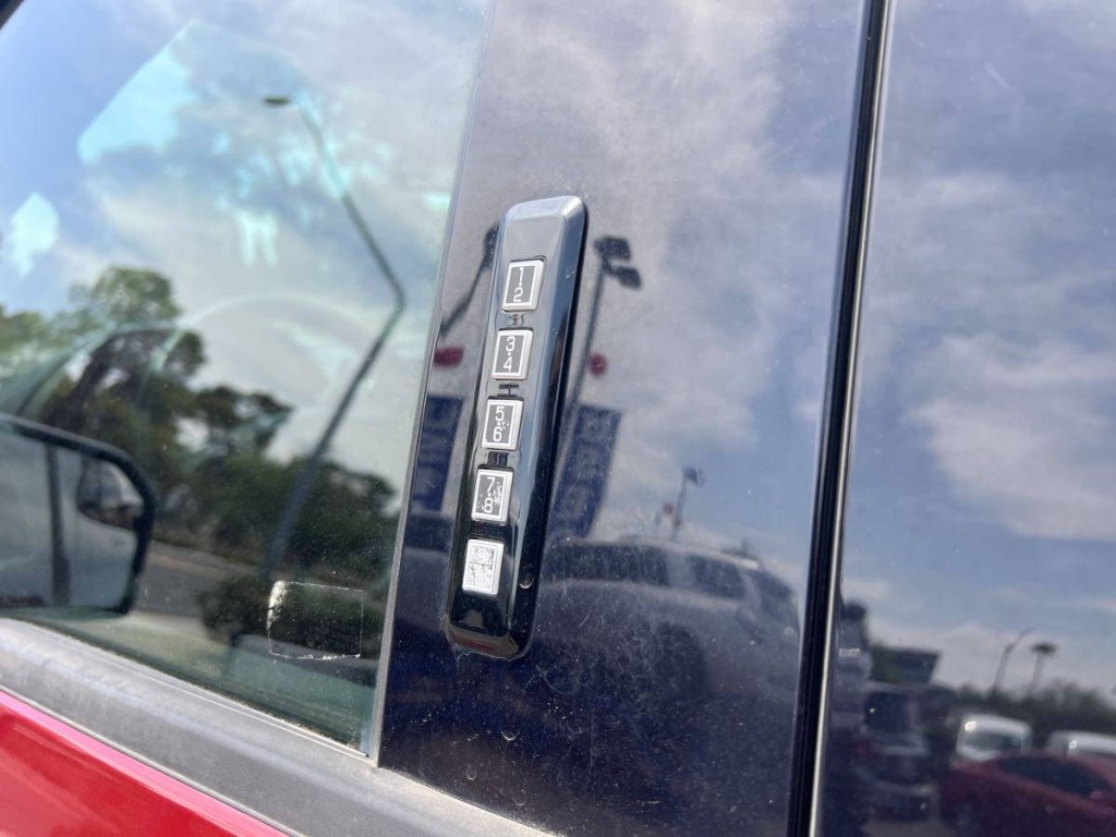 2017 Ford F-150 Image 12
