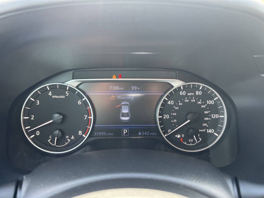 2021 Nissan Altima Image 11
