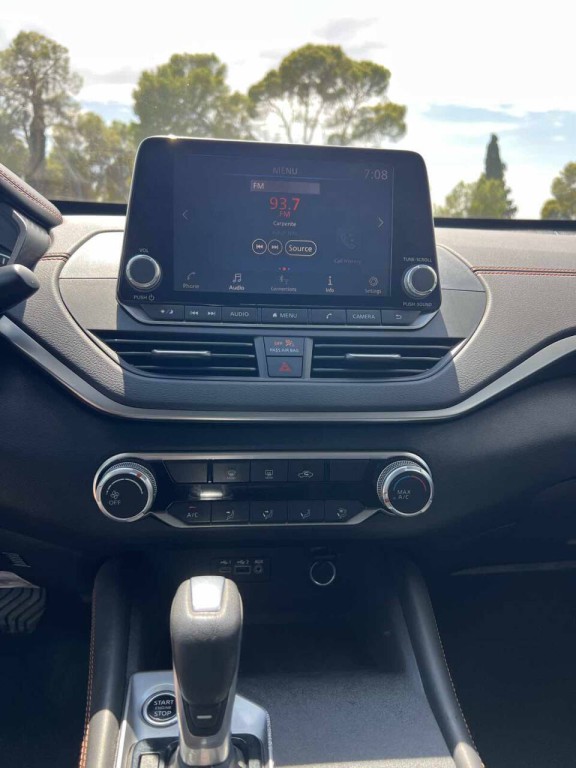 2021 Nissan Altima Image 16