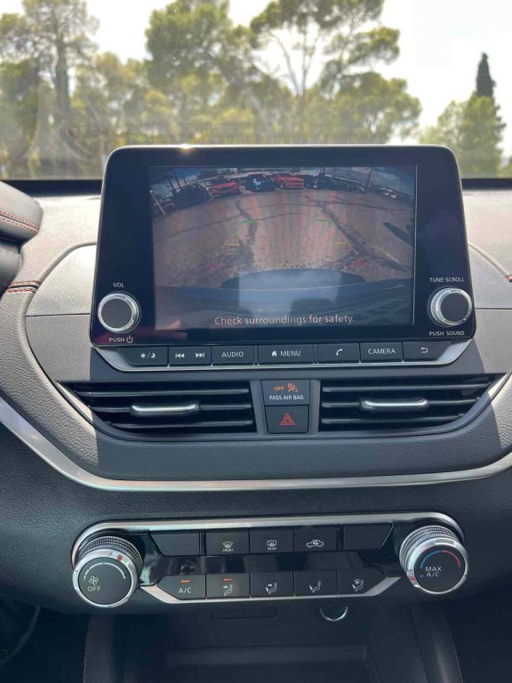 2021 Nissan Altima Image 17