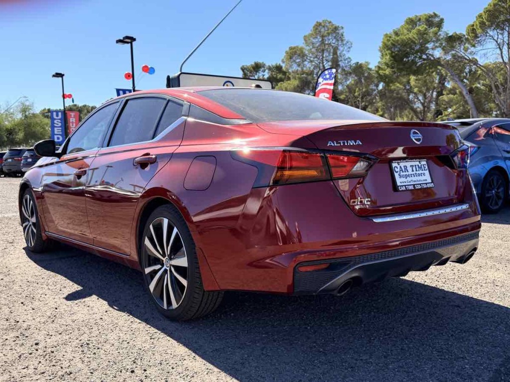 2021 Nissan Altima Image 12