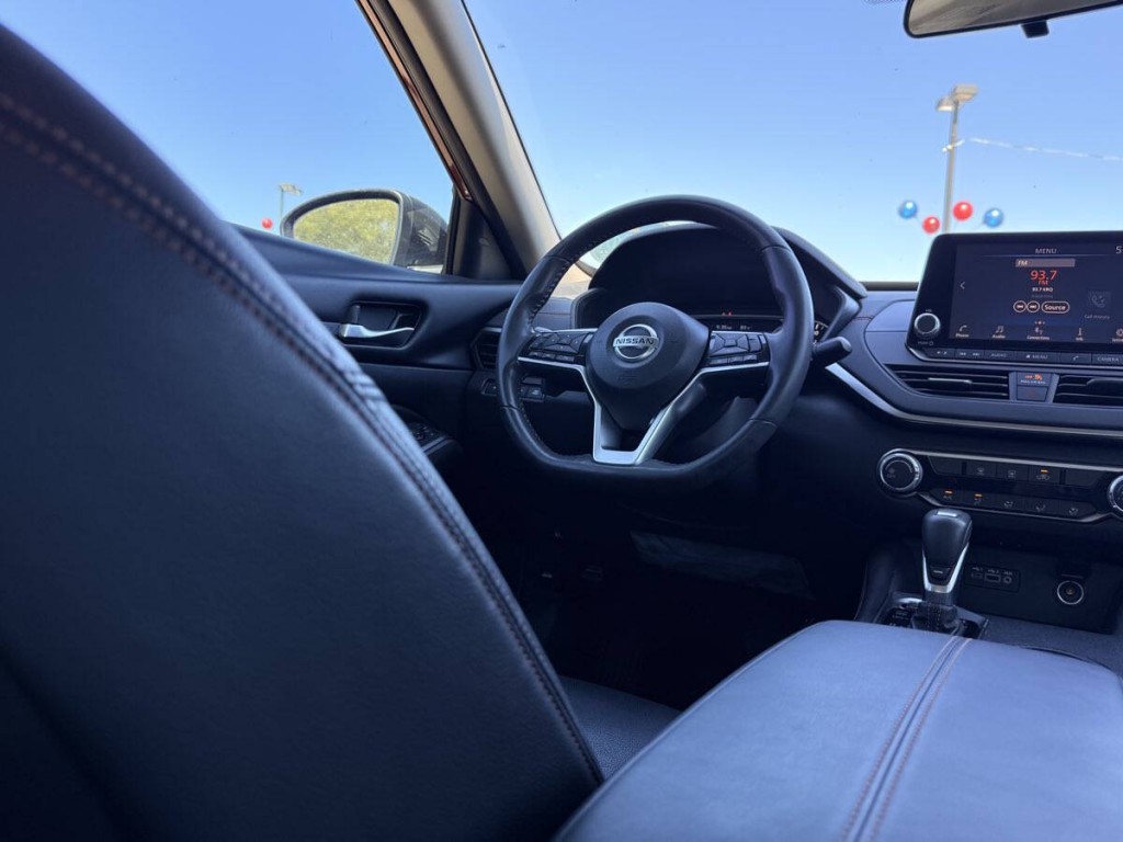 2021 Nissan Altima Image 15