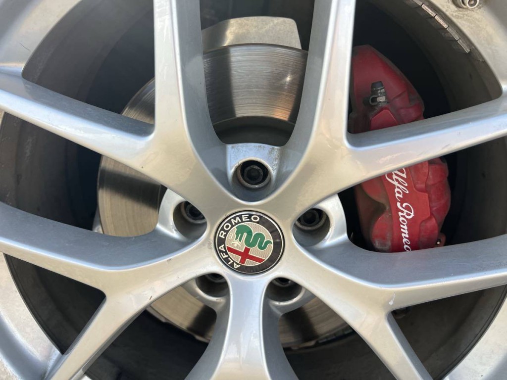 2018 Alfa Romeo Stelvio Image 9