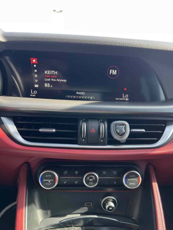 2018 Alfa Romeo Stelvio Image 13