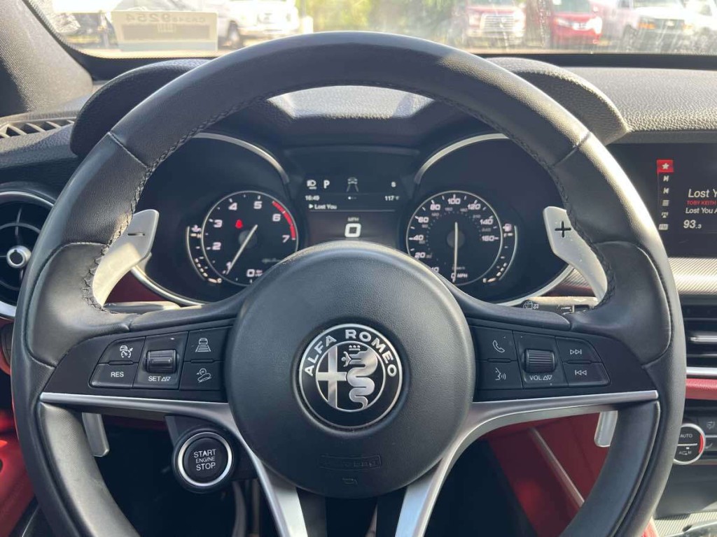 2018 Alfa Romeo Stelvio Image 15