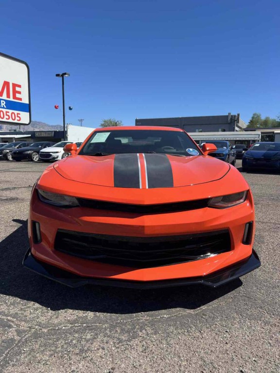 2018 Chevrolet Camaro Image 2