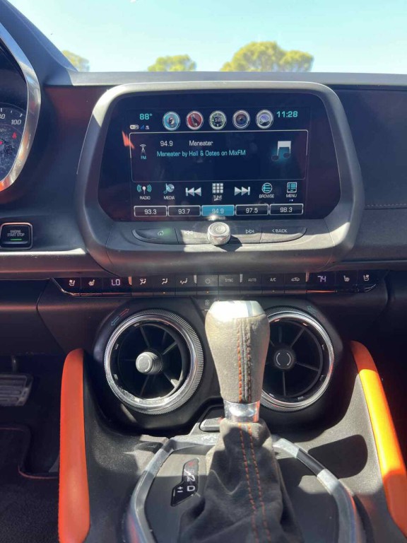2018 Chevrolet Camaro Image 12