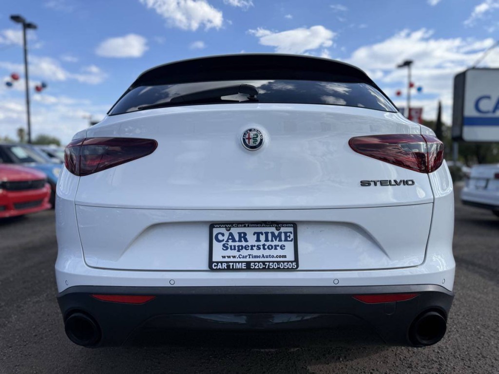 2019 Alfa Romeo Stelvio Image 6