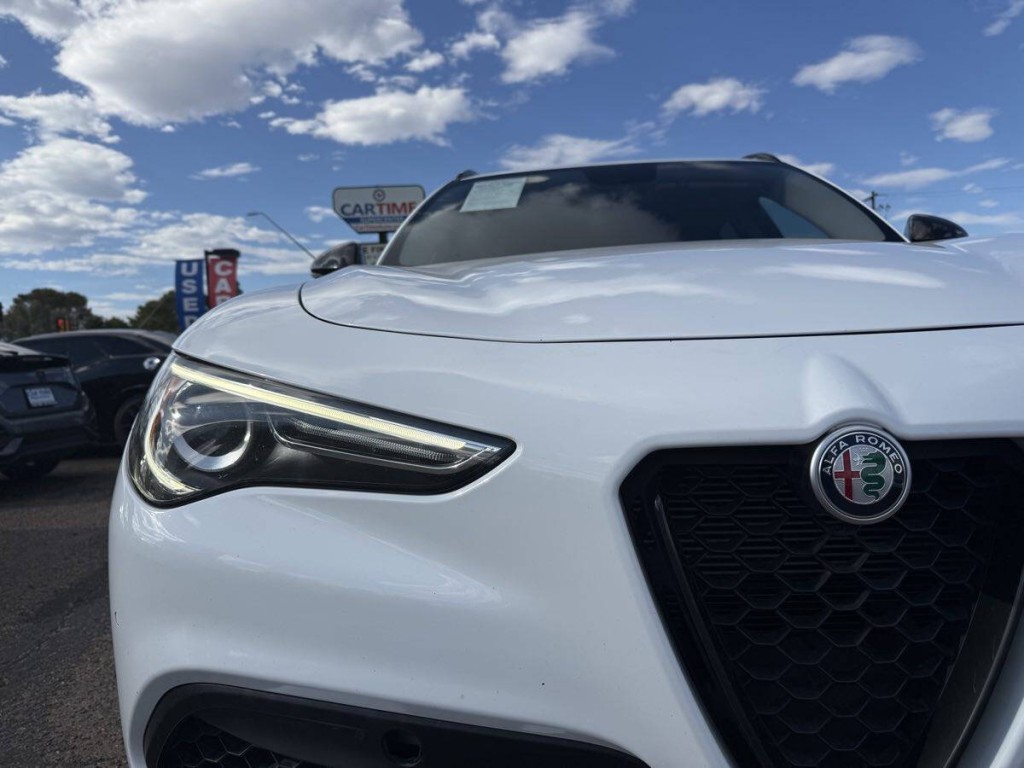 2019 Alfa Romeo Stelvio Image 10