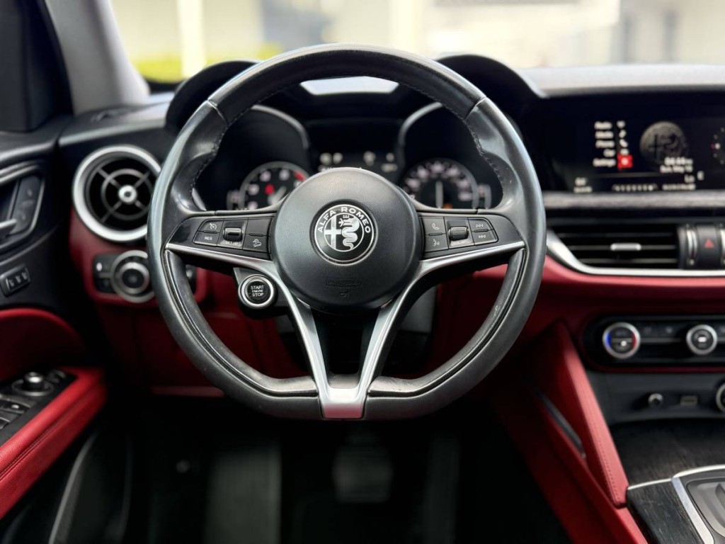 2019 Alfa Romeo Stelvio Image 15