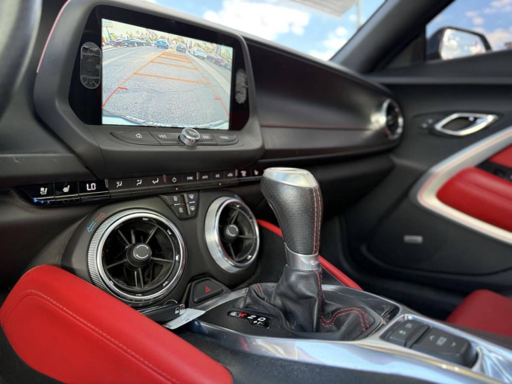 2016 Chevrolet Camaro Image 11