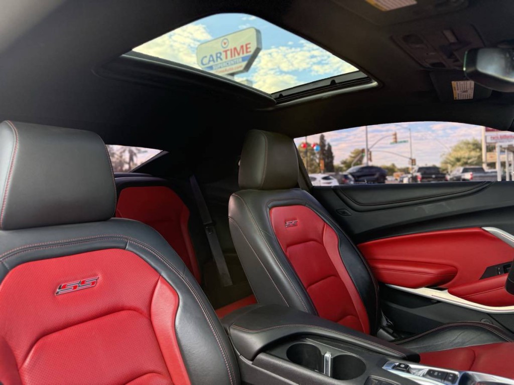2016 Chevrolet Camaro Image 12