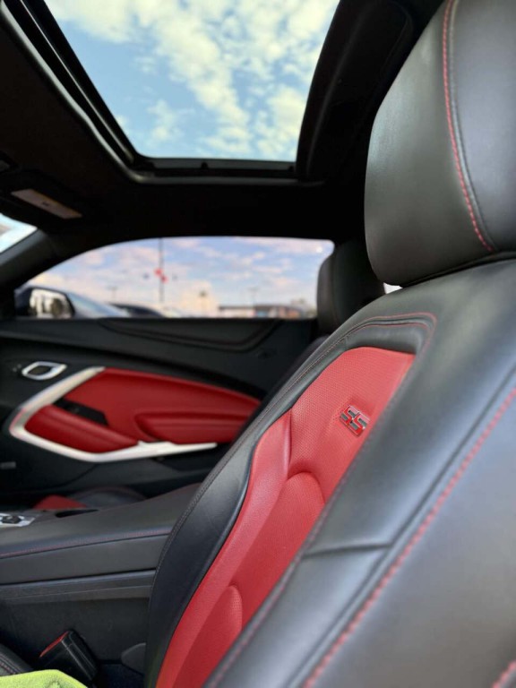 2016 Chevrolet Camaro Image 13