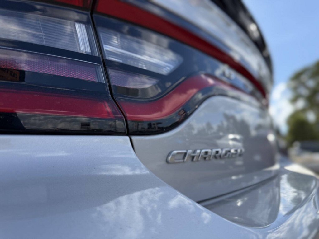 2022 Dodge Charger Image 8