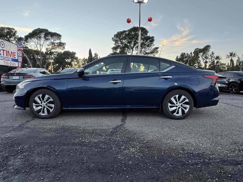 2022 Nissan Altima Image 9