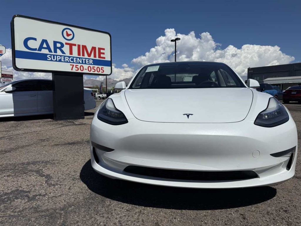 2020 Tesla Model 3 Image 2