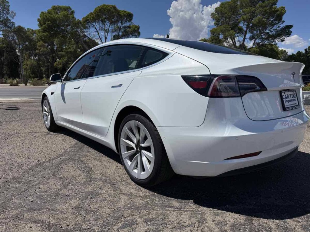 2020 Tesla Model 3 Image 8
