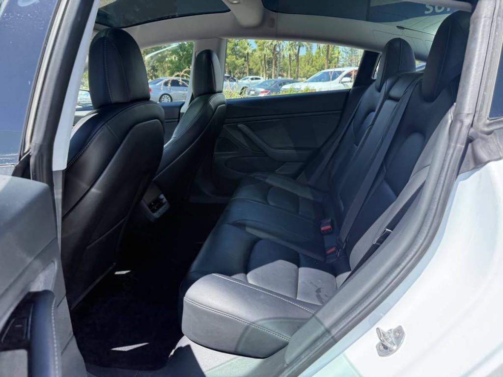 2020 Tesla Model 3 Image 13