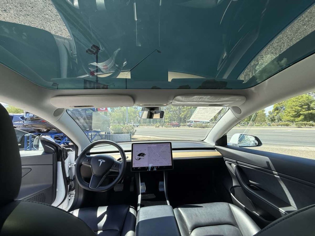 2020 Tesla Model 3 Image 15