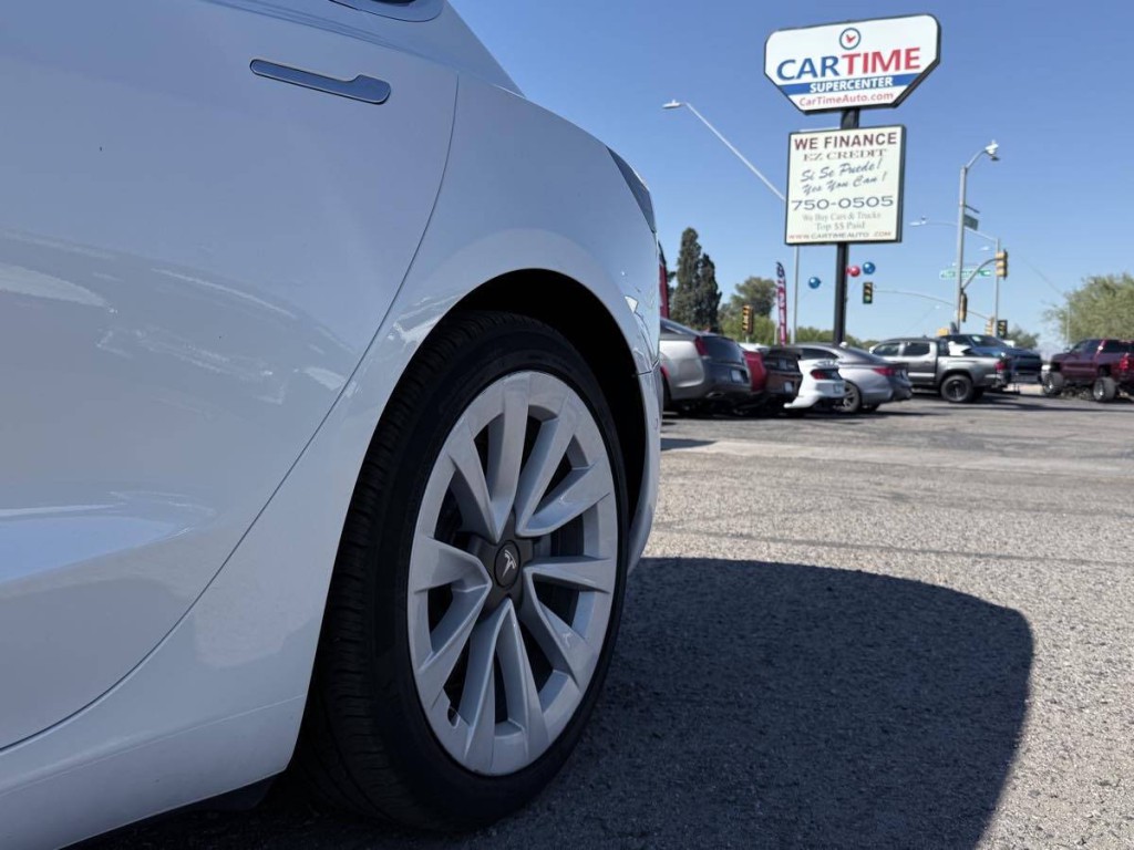 2020 Tesla Model 3 Image 21