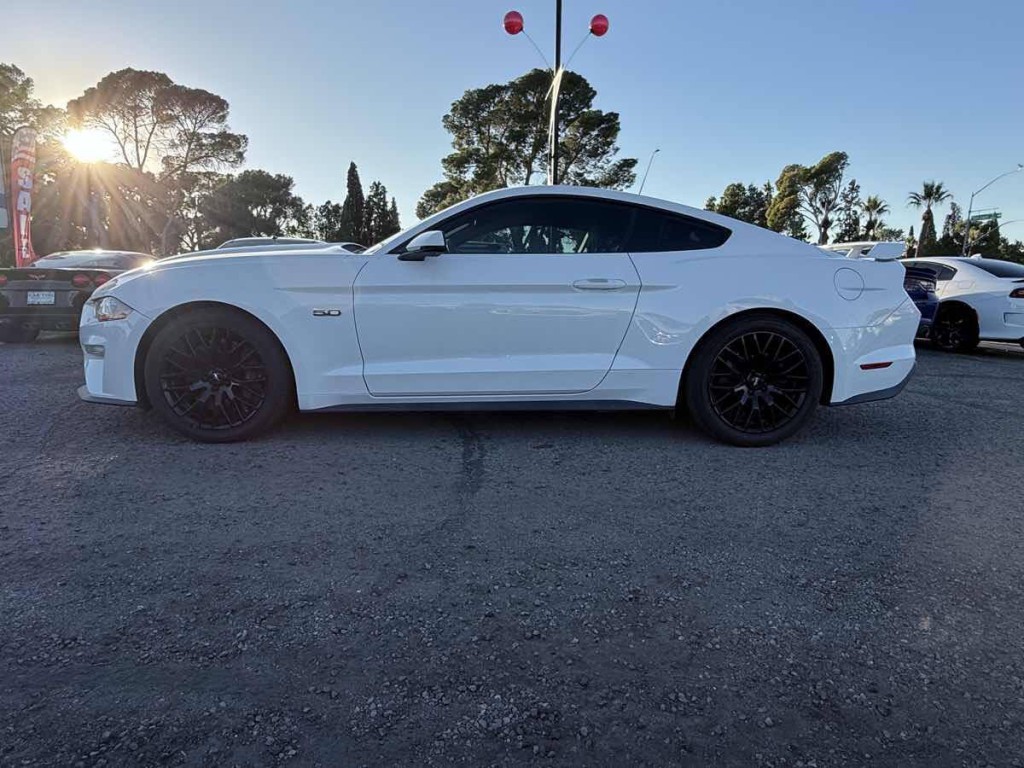 2019 Ford Mustang Image 9