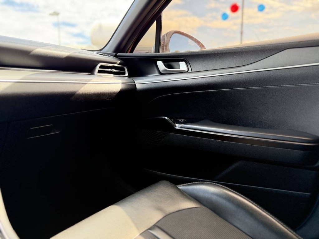 2022 Kia K5 Image 18