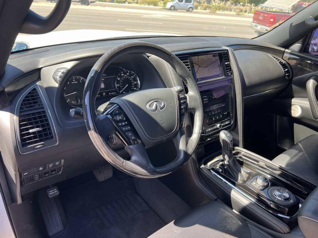 2021 INFINITI QX80 Image 10