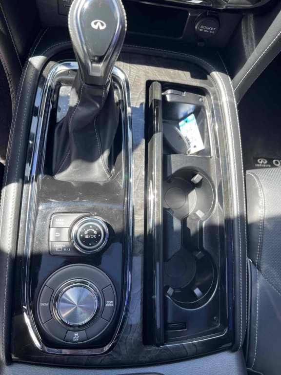 2021 INFINITI QX80 Image 16