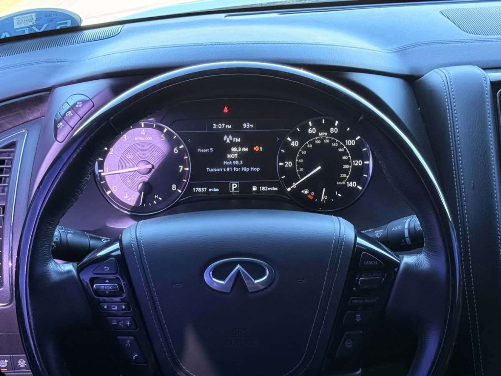 2021 INFINITI QX80 Image 17