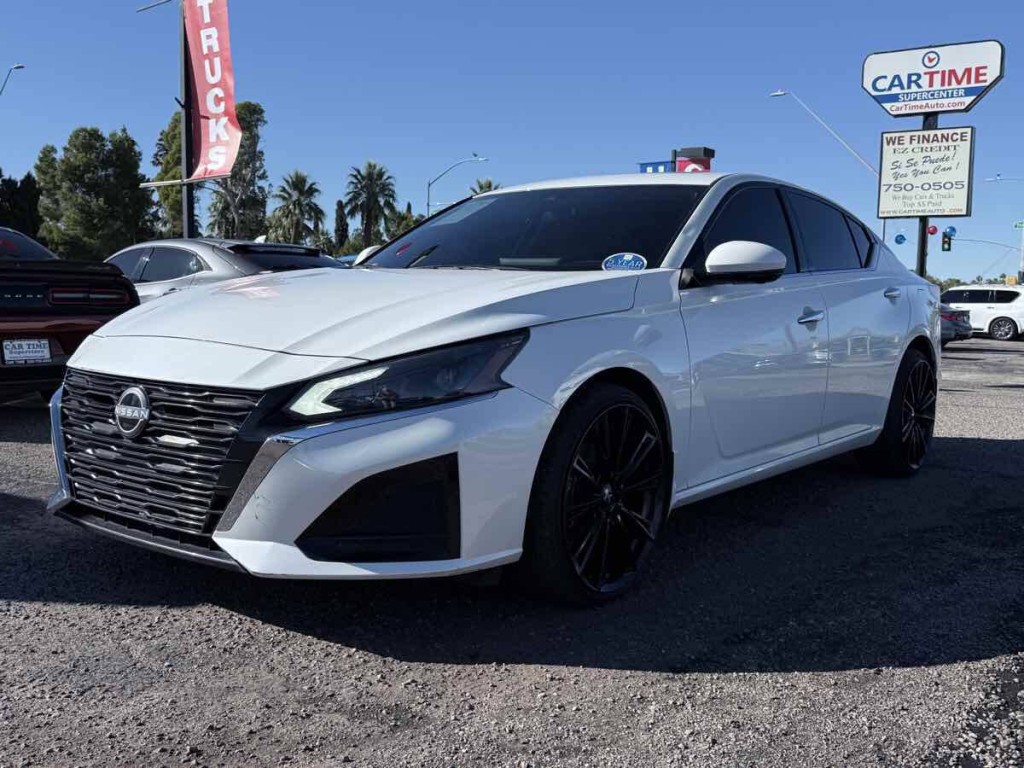 2023 Nissan Altima Image 2