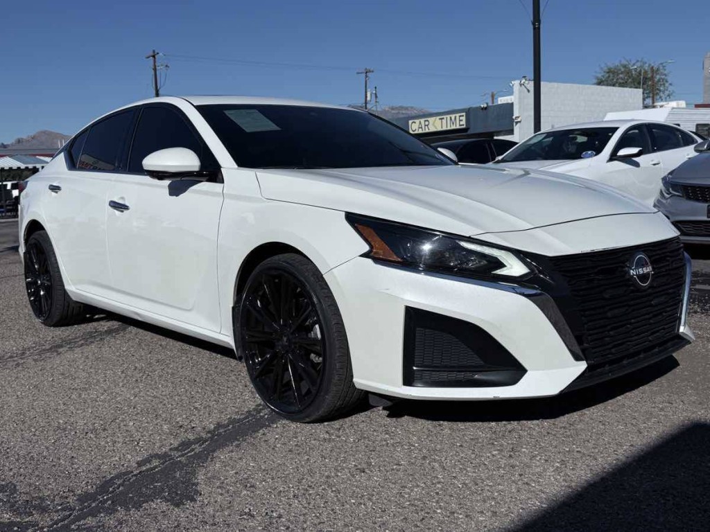 2023 Nissan Altima Image 4