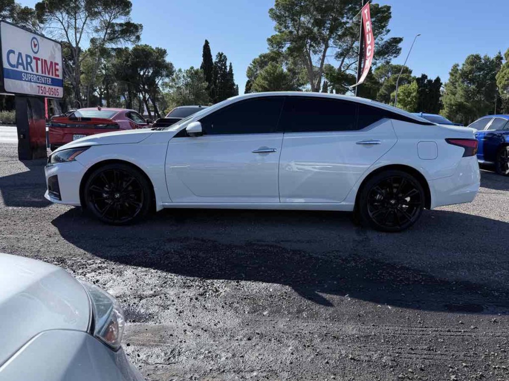 2023 Nissan Altima Image 9